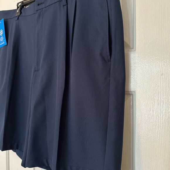 Haggar Cool 18 Pro Stretch Classic Pleated Front Shorts HS00439 Size 44 New - Picture 3 of 8